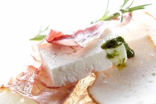 Recept: Sendvič z ovčjim sirom Feta in Cecinas de Leon