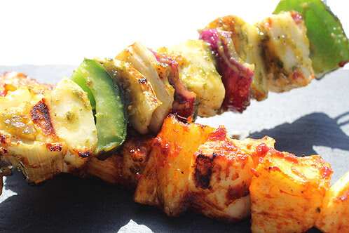 Recept za Halloumi na žaru – svež z zelišči